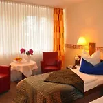 Hotel 4 Hufen 3*