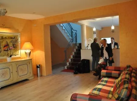 Hotel 4 Hufen Grossziethen