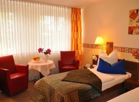 Hotel 4 Hufen 3*