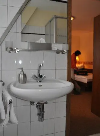 Hotel 4 Hufen Grossziethen