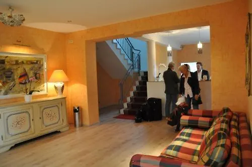 Hotel 4 Hufen Grossziethen