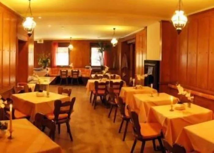 4 Hufen Otel Großziethen