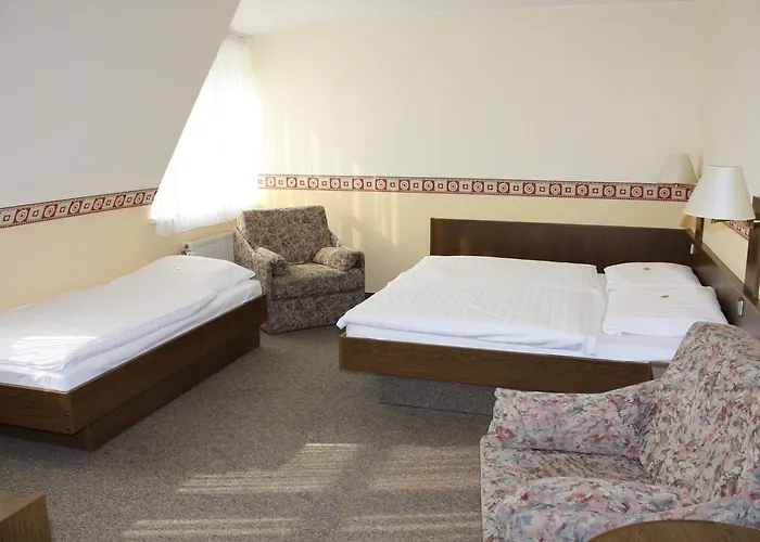 4 Hufen Otel Großziethen